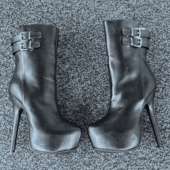 Scene Shoes - 'Tezra' by Scene Black Leather Platform Boots 7.5